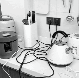 4Pcs Wire Management Cable Organizer Clips Plugs Sticky Hooks Holder Comes with Non-Marking Self-adhesive