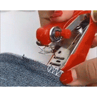 Mini Manual Sewing Machine With 14 Color Lines Sewing Kit Set incloud color lines X14, 2 pearl needle, needle box, 3 buttons, measure tape, secant, Pin, scissors, thimble, square bag