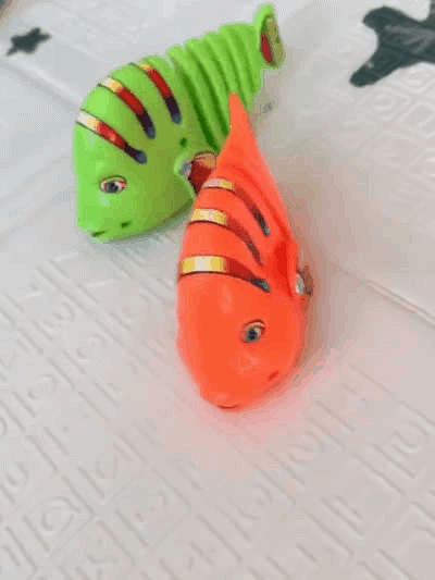 5Pcs Plastic Wind-Up Wiggle Fish Toys Running Clockwork Classic Toy  Spring Toy Toys for Children Random color