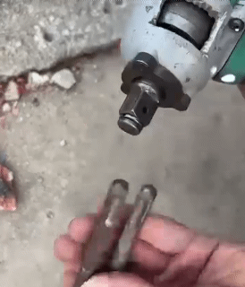 1Pc Electric Wrench to Square Shank Four-Slot Hammer Drill Adapter (1/2-inch interface compatible with two-slot impact drill bits)