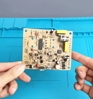 Multi-Functional Magnetic 360° Rotation Fixture with Magnifying Glass | Mobile Phone Motherboard Chip Fixing Workbench | Soldering Circuit Fixture - Suitable for PCB Board Rework, Electronic Repair Auxiliary Tool