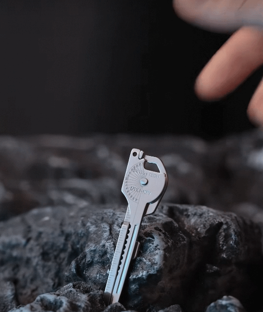 2Pcs Multi-Functional 8-in-1 Keychain Tool, Mini Portable Combination Set, Self-Defence EDC Pocket Knife with Bottle Opener and Phillips Screwdriver