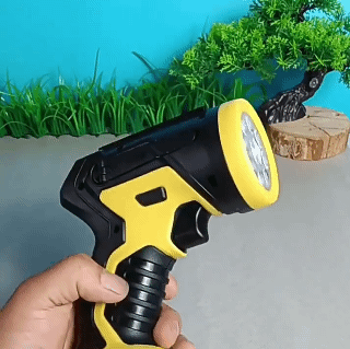 500W 9-Core P70 Solar & Hand-Crank Emergency Flashlight – 4500mAh 21700 Battery , 800M Beam Distance, Wide Floodlight, 4-in-1 Lighting Modes for Power Outages, Camping, Hiking, and Survival