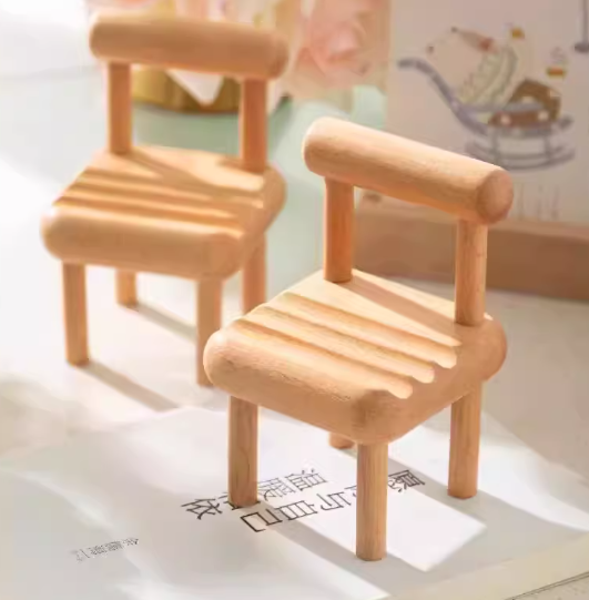 Solid Wood Mini Chair Phone Stand German FAS Grade Beech Wood Hand-sanded Multi-functional Desktop Phone Holder Three-position Adjustable Slot Compact Creative Decorative Piece