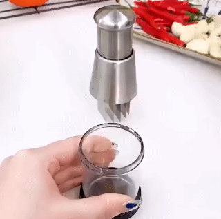 Multi-Function Press Pressed Garlic Chopper 304 Stainless Steel Garlic Crusher Onion Chopper Garlic Squeezer Kitchen Tools