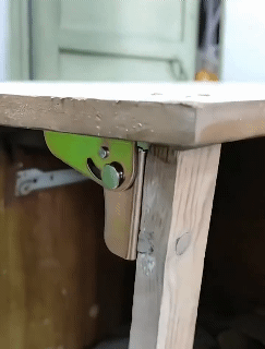 2Pcs 90 Degree Furniture Hinges Self-Locking Folding Hinge Table Door Connection Anti-Corrosion Invisible Corner Brackets