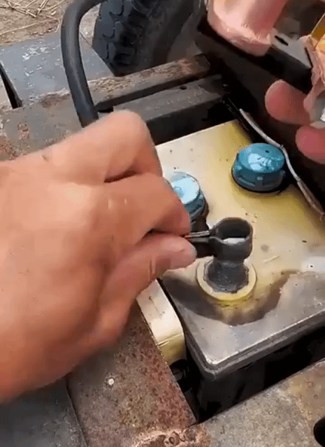 Top Post Knife Blade Master Switch 12V 24V Battery Disconnect Switch for Auto Car RV Boat Truck Battery Cut Off Shut Off Switch