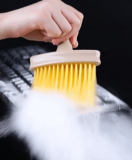 Keyboard car and other equipment various dead space cleaning brush