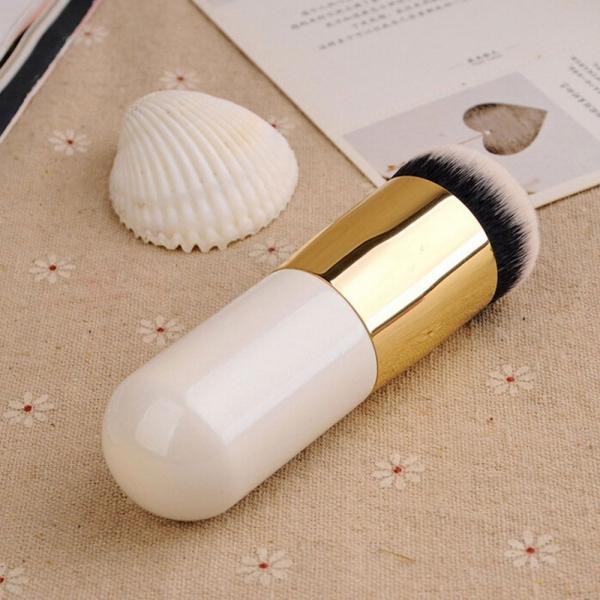 Round Head Nylon Hair Wooden Handle Makeup Brush Foundation Brush Powder Brush White & Golden
