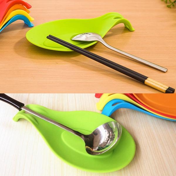 Silicone Spoon Pad Heat Resistant Non-stick Spoon Rest Cooking Tool Small Size Random Delivery