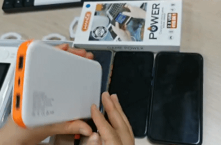 2-in-1 Power Bank Handheld Game Console Built-in 416 Games