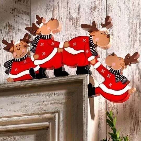 Christmas doorframe decoration